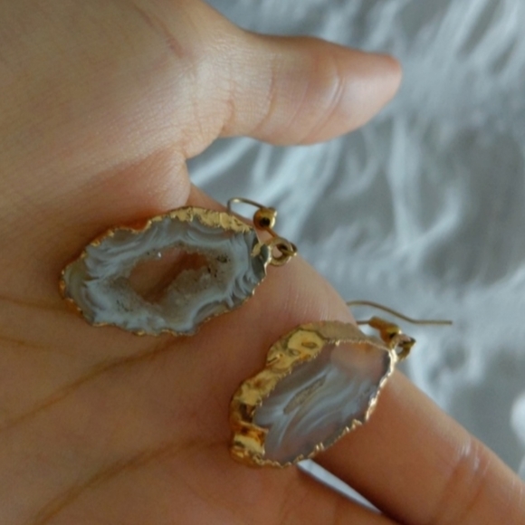 Brand New Agate crystal earrings - Picture 3 of 5